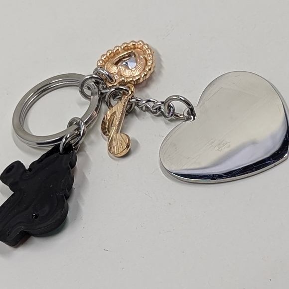 Melix Home I ❤️ T.S. Swiftie Keychain - Picture 5 of 7